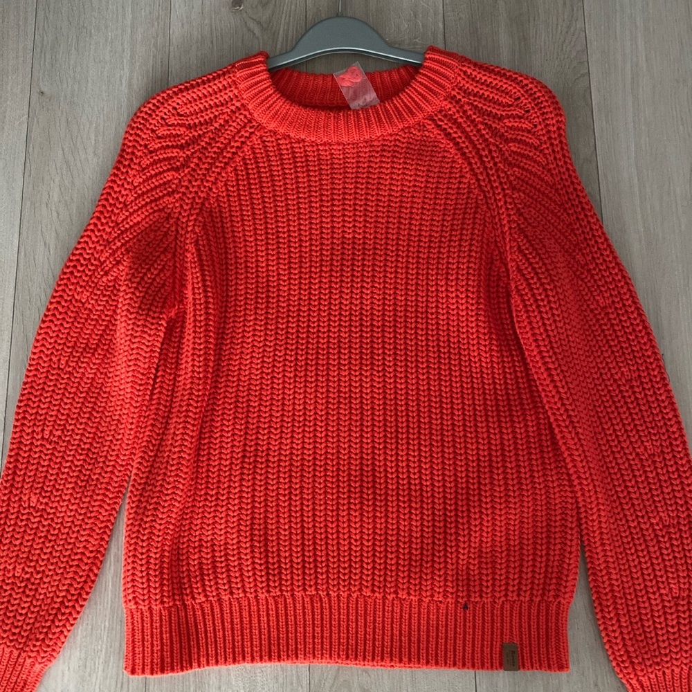 Red/orange knitted Roots Sweater